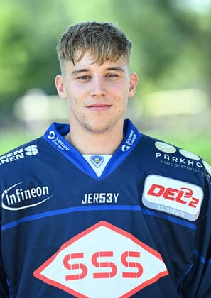 GER Saxony Moritzburg castle hunting lodge team photo session of the Dresdner Eislöwen ice hockey team and individual portraits here Matej Mrazek 1108 22 1108 22