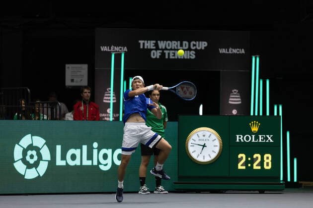 September 13, 2022, VALENCIA, VALENCIA, SPAIN: Seong Chan Hong of South Korea in action against Vasek Pospisil of Canada during the the Davis Cup by Rakuten 2022, Finals Group B, tennis match 1 played between South Korea and Canada at Fuente de San Luis pavilion on September 13, 2022, in Valencia, Spain. VALENCIA SPAIN - ZUMAa181 20220913_zaa_a181_055 Copyright: xOscarxJ.xBarrosox