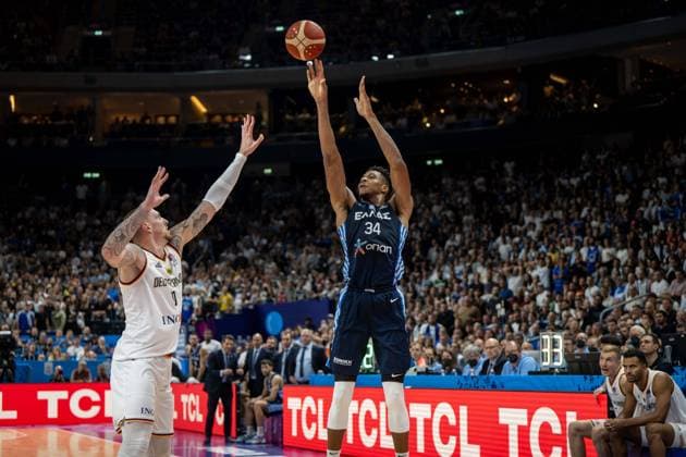 Basketball Berlin 13 09 2022 Eurobasket 2022 Quarterfinals Germany GER Greece GRE Giannis Antetokounmpo Greece, No 34 Daniel Theis Germany, No 10