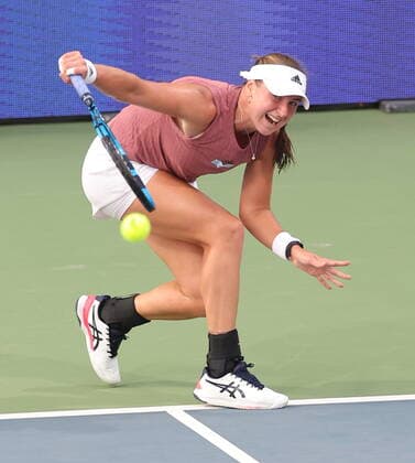 September 14, 2022, New Delhi, New Delhi, India: Chennai Open WTA, Tennis Damen 250 :..Chennai Open WTA 250 :.Rebecca PETERSON SWE vs.Linda FRUHVIRTOVA CZE..PETERSON in action...Linda FRUHVIRTOVA CZE defeated PETERSON by 4-6,2-6 in Chennai on Wednesday. New Delhi India - ZUMAs280 20220914_zsp_s280_018 Copyright: xSeshadrixSukumarx
