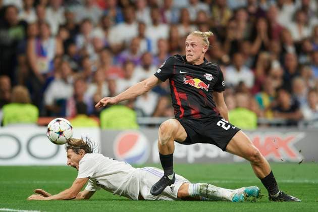 Real Madrid v RB Leipzig: Group F - UEFA Champions League Luka Modric central midfield of Real Madrid and Croatia and Xaver Schlager central midfield of RB Leipzig and Austria compete for the ball during the UEFA Champions League group F match between Real Madrid and RB Leipzig at Estadio Santiago Bernabeu on September 14, 2022 in Madrid, Spain. Madrid Spain  Copyright: xJosexBretonx originalFilename:breton-realmadr220914_npiIn.jpg