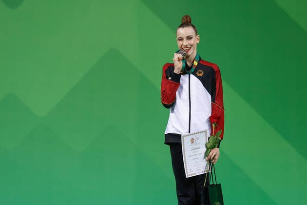 Bilder des Jahres 2022, Sport 09 September Sport Themen der Woche KW37 Sport Bilder des Tages 39th FIG Rhythmic gymnastics, Rhythmische Sportgymnastik, RSG World Championships; 14.09.2022 Podium of ball final: 1. Sofia Raffaeli (ITA), 2. Darja Varfolomeev (GER), 3.Milena Baldassarri (ITA); 39th FIG Rhythmic Gymnastics World Championships on 14.09.2022 at the Arena Armeec in Sofia. Photo: Ulrich Fassbender *** 39th FIG Rhythmic Gymnastics World Championships 14 09 2022 Podium of ball final 1 Sofia Raffaeli ITA , 2 Darja Varfolomeev GER , 3 Milena Baldassarri ITA 39th FIG Rhythmic Gymnastics World Championships on 14 09 2022 at the Arena Armeec in Sofia Photo Ulrich Fassbender Copyright: xBEAUTIFULxSPORTS U.xFassbenderx