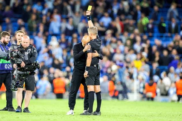 Bilder des Jahres 2022, Sport 09 September Sport Themen der Woche KW37 Sport Bilder des Tages Manchester City v Borussia Dortmund Champions League 14 09 2022. Pep Guardiola Manager of Manchester City gets a yellow card at full time during the Champions League match between Manchester City and Borussia Dortmund at the Etihad Stadium, Manchester, England on 14 September 2022. Editorial use only , Copyright: xNigelxKeenex PSI-15970-0071