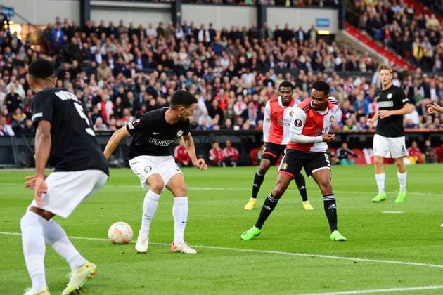 ROTTERDAM Danilo Pereira da Silva of Feyenoord scores the 3 0 score during the UEFA Europa League Group F match between Feyenoord and Sturm Graz at Feyenoord Stadion de Kuip on September 15, 2022 in Rotterdam, Netherlands ANP OLAF KRAAK UEFA Europa League Group F 2022 2023 xVIxANPxSportx xxANPxIVx 454815624 originalFilename: 454815624.jpg