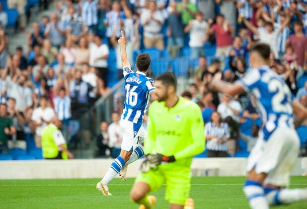 Fußball, EL, Real Sociedad San Sebastian - Omonia Nikosia Partido de la UEFA Europa League 2022-23 entre la Real Sociedad de Futbol y el AC Omonia Nicosia, jugado en el Reale Arena. En la imagen, Ander Guevara (Real Sociedad) celebra su gol en el 1-0. UEFA Europa League 2022-23 match between Real Sociedad and Omonia Nicosia, played at Reale Arena stadium. In this picture, Ander Guevara (Real Sociedad) celebrates his goal at 1-0. JOSUNExMTZ.xDExALBENIZ 