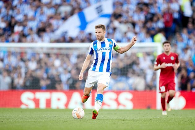 Fußball, EL, Real Sociedad San Sebastian - Omonia Nikosia September 15, 2022, SAN SEBASTIAN, GUIPUZCOA, SPAIN: Asier Illarramendi of Real Sociedad in action during the Europa League football match between Real Sociedad and AC Omonia at Reale Arena on September 15, 2022, in San Sebastian, Spain. SAN SEBASTIAN SPAIN - ZUMAa181 20220915_zaa_a181_058 Copyright: xRicardoxLarreinax