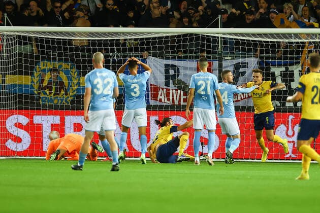 Fußball, EL, Royale Union Saint-Gilloise - Malmö FF Union s Christian Burgess scores a goal during a soccer game between Belgian Royale Union Saint-Gilloise and Swedish Malmo Fotbollforening, Thursday 15 September 2022 in Leuven, on day 2 of the UEFA Europa League group stage. DAVIDxPINTENS  x44559075x