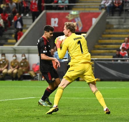 Football, men, season 2022 2023, Europa League, Sporting Braga 1 FC Union Berlin group stage, group D, matchday 2 , v l Diogo Leite 1 FC Union Berlin , goalkeeper Frederik Rönnow 1 FC Union Berlin , 15 09 2022, Copyright: xMatthiasxKochx