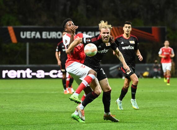 Football, Men, Season 2022 2023, Europa League, Sporting Braga 1 FC Union Berlin Group Stage, Group D, Matchday 2 , v l Simon Banza SC Braga , Tymoteusz Puchacz 1 FC Union Berlin , Diogo Leite 1 FC Union Berlin , 15 09 2022, Copyright: xMatthiasxKochx