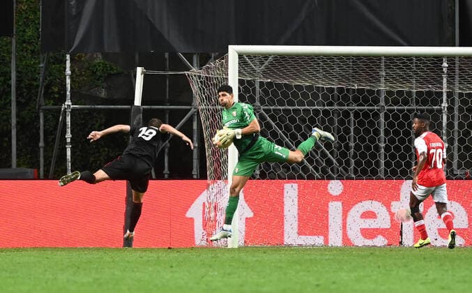 Football, men, season 2022 2023, Europa League, Sporting Braga 1 FC Union Berlin group stage, Group D, Matchday 2 , v l Janik Haberer 1 FC Union Berlin , goalkeeper Matheus SC Braga , Fabiano Silva SC Braga , 15 09 2022, Copyright: xMatthiasxKochx