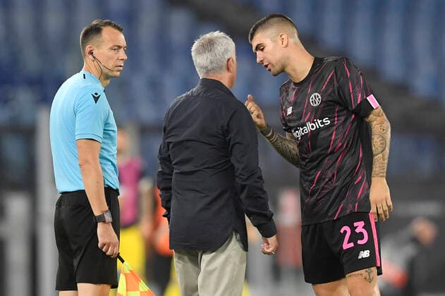 Fußball, EL, AS Rom - HJK Helsinki Jose Mourinho coach of AS Roma and Gianluca Mancini of AS Roma during the Europa League Group C football match between AS Roma and HJK Helsinki at Olimpico stadium in Roma (Italy), September 15th, 2022. Photo Antonietta Baldassarre Insidefoto andreaxstaccioli