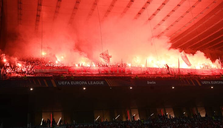 Football, men, season 2022 2023, Europa League, Sporting Braga 1 FC Union Berlin group stage, Group D, Matchday 2 , Fans of Union ignite pyrotechnics, 15 09 2022, Copyright: xMatthiasxKochx