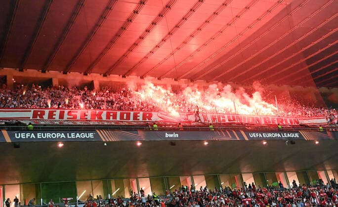 Football, men, season 2022 2023, Europa League, Sporting Braga 1 FC Union Berlin group stage, Group D, Matchday 2 , Fans of Union ignite pyrotechnics, 15 09 2022, Copyright: xMatthiasxKochx