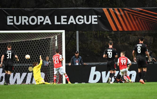 Football, Men, 2022 2023 season, Europa League, Sporting Braga 1 FC Union Berlin Group Stage, Group D, Matchday 2 , Vitor Oliveira 99, SC Braga scores the goal to 1 0 against goalkeeper Frederik Rönnow 1 FC Union Berlin , 15 09 2022, Copyright: xMatthiasxKochx