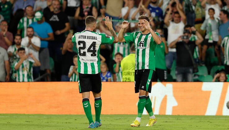 Partido de la UEFA Europa League 2022-23 entre el Real Betis BalompiÃ y el PFC Ludogorets Razgrad, jugado en el Estadio Benito Villamarin. En la imagen, Aitor Ruibal y Joaquin Sanchez (Betis) celebran el gol del 2-0. UEFA Europa League 2022-23 match between Real Betis and Ludogorets Razgrad, played at Benito Villamarin stadium. In this picture, Aitor Ruibal and Joaquin Sanchez (Betis) celebrate the goal by Joaquin at 2-0. RAMONxNAVARRO 
