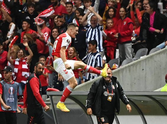 Football, men, season 2022 2023, Europa League, Sporting Braga 1 FC Union Berlin group stage, Group D, Matchday 2 , Vitor Oliveira SC Braga , cheering after goal to 1 0, 15 09 2022, Copyright: xMatthiasxKochx