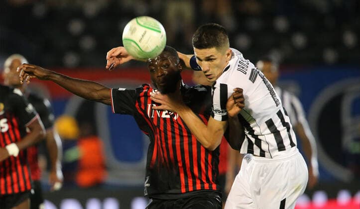 Nicolas Pepe(L) OGC Nice,Slobodan Urosevic(R) Partizan FOOTBALL : Partizan vs OGC Nice - UEFA Conference Ligue - 15 09 2022 AleksandarDjorovic Panoramic 