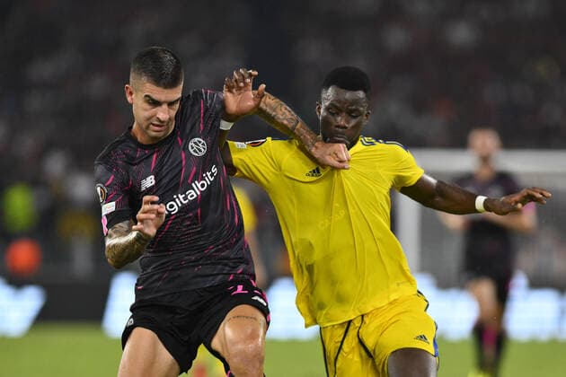 Gianluca Mancini of A.S. Roma and Malik Abubakari of HJK Helsinki during the second day of UEFA Europa League Group C match between A.S. Roma and HJK Helsinki at Olimpico Stadium on September 15, 2022 in Rome, Italy.  Copyright: xDomenicoxCippitellix xipa-agencyx xLivexMediax 0