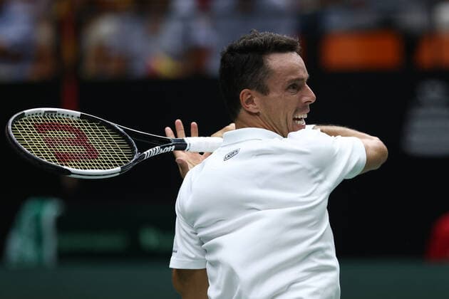 September 16, 2022, VALENCIA, VALENCIA, SPAIN: Roberto Bautista Agut of Spain in action against Vasek Pospisil of Canada during the Davis Cup by Rakuten 2022, Finals Group B, tennis match 1 played between Spain and Canada at Fuente de San Luis pavilion on September 16, 2022, in Valencia, Spain. VALENCIA SPAIN - ZUMAa181 20220916_zaa_a181_040 Copyright: xOscarxJ.xBarrosox