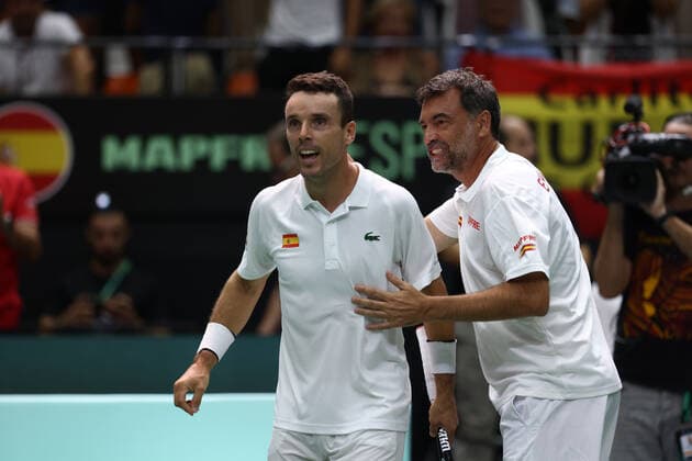 September 16, 2022, VALENCIA, VALENCIA, SPAIN: Roberto Bautista Agut of Spain celebrates the victory against Vasek Pospisil of Canada during the Davis Cup by Rakuten 2022, Finals Group B, tennis match 1 played between Spain and Canada at Fuente de San Luis pavilion on September 16, 2022, in Valencia, Spain. VALENCIA SPAIN - ZUMAa181 20220916_zaa_a181_049 Copyright: xOscarxJ.xBarrosox