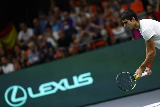 September 16, 2022, VALENCIA, VALENCIA, SPAIN: Carlos Alcaraz of Spain in action against Felix Auger-Aliassime of Canada during the Davis Cup by Rakuten 2022, Finals Group B, tennis match 2 played between Spain and Canada at Fuente de San Luis pavilion on September 16, 2022, in Valencia, Spain. VALENCIA SPAIN - ZUMAa181 20220916_zaa_a181_055 Copyright: xOscarxJ.xBarrosox