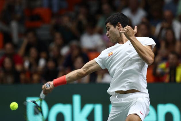 September 16, 2022, VALENCIA, VALENCIA, SPAIN: Carlos Alcaraz of Spain in action against Felix Auger-Aliassime of Canada during the Davis Cup by Rakuten 2022, Finals Group B, tennis match 2 played between Spain and Canada at Fuente de San Luis pavilion on September 16, 2022, in Valencia, Spain. VALENCIA SPAIN - ZUMAa181 20220916_zaa_a181_058 Copyright: xOscarxJ.xBarrosox