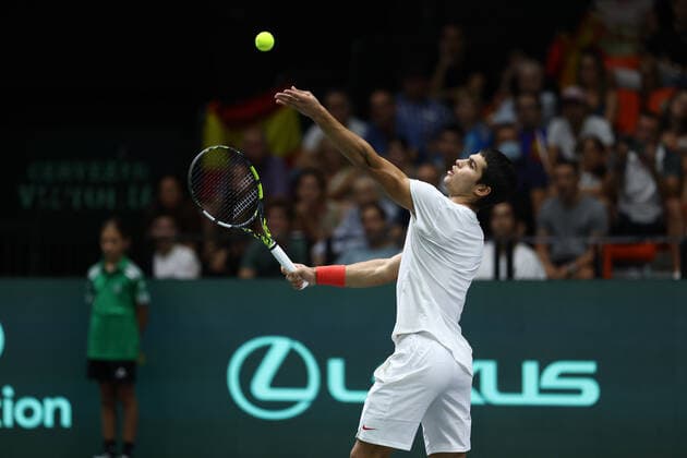 September 16, 2022, VALENCIA, VALENCIA, SPAIN: Carlos Alcaraz of Spain in action against Felix Auger-Aliassime of Canada during the Davis Cup by Rakuten 2022, Finals Group B, tennis match 2 played between Spain and Canada at Fuente de San Luis pavilion on September 16, 2022, in Valencia, Spain. VALENCIA SPAIN - ZUMAa181 20220916_zaa_a181_094 Copyright: xOscarxJ.xBarrosox