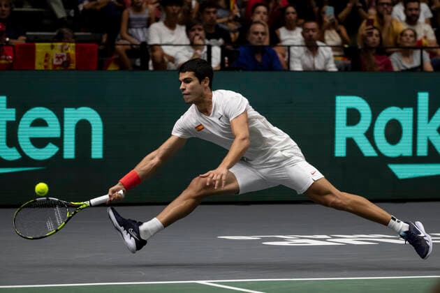 Spain v Canada - Davis Cup by Rakuten Group Stage 2022 Valencia Davis Cup match between Carlos Alcaraz for Spain and Felix Auger-Aliassime for Canada at La Fuente de San Luis Arena, in Valencia, September 16, 2022. Valencia Spain  Copyright: xJosexMiguelxFernandezx originalFilename:fernandezdevelascosanz-daviscup220916_nphCR.jpg