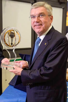 Thomas Bach receives the Flambeau d Or Award 2022 of the sports federation Panathlon International at the CONI Center Rome, 16 09 2022 Foto:xA.xM.xTinghinox xFuturexImage