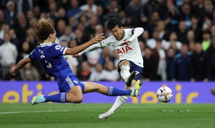 Sport Themen der Woche KW37 London, England, 17th September 2022. Son Heung-Min of Tottenham Hotspur scores his third goal to make it 6-2 during the Premier League match at the Tottenham Hotspur Stadium, London. Picture credit should read: Paul Terry Sportimage EDITORIAL USE ONLY. No use with unauthorised audio, video, data, fixture lists, club league logos or live services. Online in-match use limited to 120 images, no video emulation. No use in betting, games or single club league player publications. SPI-1883-0053