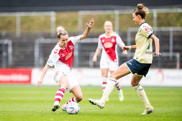 FLYERALARM Women Football Bundesliga, 1 FC Koeln TSG 1899 Hoffenheim 18 09 2022 Jana Beuschlein 23, 1 FC Koeln , Franziska Harsch 17, TSG 1899 Hoffenheim FLYERALARM Women Football Bundesliga, 1 FC Koeln TSG 1899 Hoffenheim, Koeln, Franz Kremer Stadion DFB REGULATIONS PROHIBIT ANY USE OF PHOTOGRAPHS AS IMAGE SEQUENCES AND OR QUASI VIDEO Copyright: xBEAUTIFULxSPORTS Wunderlx
