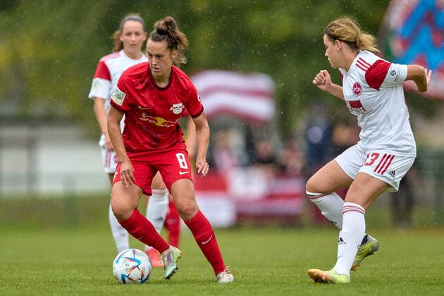 18 09 2022, GER, womens soccer, 2 BL, 2022 2023, RB Leipzig 1 FC Nuremberg Gianna Rackow 8, RB Leipzig , cutout, action, with ball Markranstädt Stadion am Bad Saxony Germany