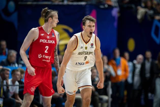 Basketball Berlin 18 09 2022 Eurobasket 2022 3rd place bronze medal match Germany GER Poland POL germany wins bronze medal 3rd place Franz Wagner Germany, No 09 cheering Aleksander Balcerowski Poland, No 02