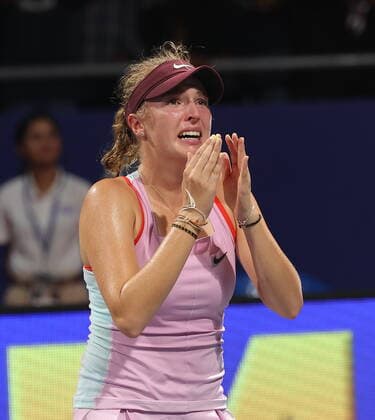 September 18, 2022, Chennai, Tamil Nadu, India: Chennai Open WTA, Tennis Damen 250: ..Magda LINETTE POL vs.Linda FRUHVIRTOVA CZE..Czech teenager Linda Fruhvirtova completed her breakthrough week by capturing her first Hologic WTA Tour singles title at the Chennai Open in comeback fashion. The 17-year-old Fruhvirtova defeated No.3 seed Magda Linette of Poland 4-6, 6-3, 6-4 in Sunday s final to hoist her first championship trophy on the tour. Chennai India - ZUMAs280 20220918_zsp_s280_051 Copyright: xSeshadrixSukumarx
