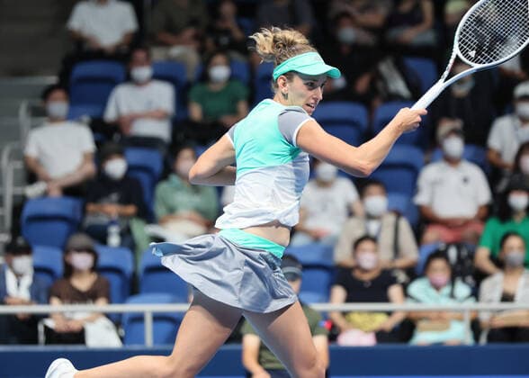 September 19, 2022, Tokyo, Japan - Elise Mertens of Belgium returns the ball against China s Wang Qiang at the singles first round match at the Toray Pan Pacific Open tennis tournament at the Ariake Coliseum in Tokyo on Monday, September 19, 2022. Mertens defeated Wang 6-0, 6-3. Noxthirdxpartyxsales  (0169630851st)