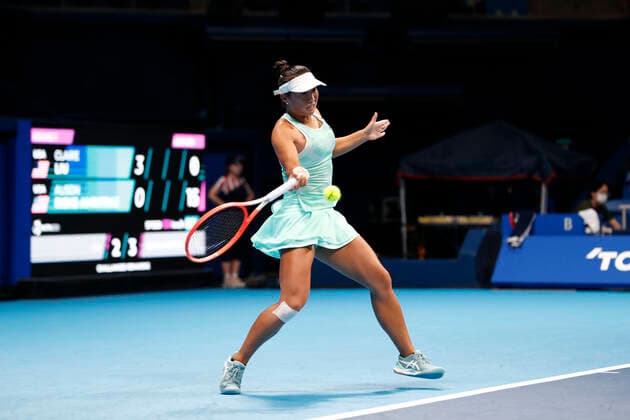 September 19, 2022, Tokyo, Japan: Claire LIU (USA) hits a return against Alison RISKE-AMRITRA (USA) during their Singles 1st Round match at the TORAY PAN PACIFIC OPEN TENNIS TOURNAMENT 2022 at Ariake Coliseum. The tournament is held from September 17 to 25. Tokyo Japan - ZUMAm191 20220919_zap_m191_023 Copyright: xRodrigoxReyesxMarinx