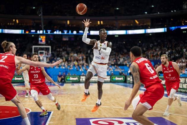 Basketball Berlin 18 09 2022 Eurobasket 2022 match for 3rd place bronze medal match Germany GER Poland POL Dennis Schröder Schroeder Germany, No 17 Schröder Schroder no look pass