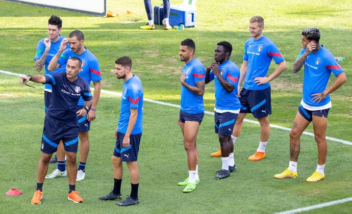 Italy s Leonardo Bonucci, Alessandro Bastoni, Jorginho, Emerson, Gianluca Scamacca, Wilfred Gnonto and Tomasso Pobega during press conference, PK, Pressekonferenz and Italy training session, Other in Florence, Italy, September 19 2022 Copyright: xNicolasxMorassuttix xipa-agency.x xLivexMediax 0