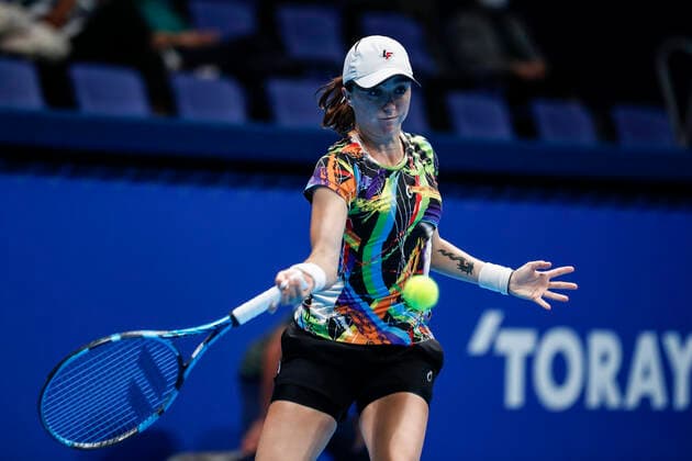 September 20, 2022, Tokyo, Japan: Fernanda CONTRERAS GOMEZ (MEX) hits a return against Sofia KENIN (USA) during their Singles 1st Round match at the TORAY PAN PACIFIC OPEN TENNIS TOURNAMENT 2022 at Ariake Coliseum. The tournament is held from September 17 to 25. Fernanda CONTRERAS GOMEZ defeats Sofia KENIN. Tokyo Japan - ZUMAm191 20220920_zap_m191_002 Copyright: xRodrigoxReyesxMarinx