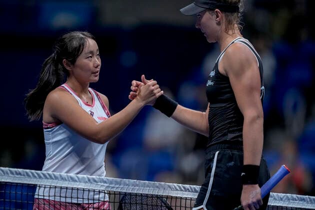 (L-R) Yuki NAITO (JPN), Beatriz HADDAD MAIA (BRA), SEPTEMBER 20, 2022 - Tennis : Womens Singles at Ariake Coliseum durring TORAY Pan Pacific Open Tennis Tournament 2022, Japan. Noxthirdxpartyxsales  (199075971)