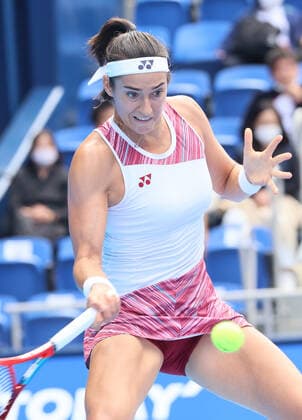 September 21, 2022, Tokyo, Japan - Caroline Garcia of France returns the ball against China s Zhang Shuai at the singles second round match at the Toray Pan Pacific Open tennis tournament at the Ariake Coliseum in Tokyo on Wednesday, September 21, 2022. Noxthirdxpartyxsales  (199136517)