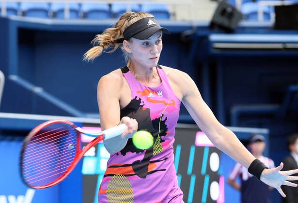 September 21, 2022, Tokyo, Japan - Wimbledon champion Elena Rybakina of Kazakhstan returns the ball against Ludmila Samsonova of Russia at the singles first round match at the Toray Pan Pacific Open tennis tournament at the Ariake Coliseum in Tokyo on Wednesday, September 21, 2022. Samsonova defeated Rybakina 6-2, 6-4. Noxthirdxpartyxsales  (0169806830st)