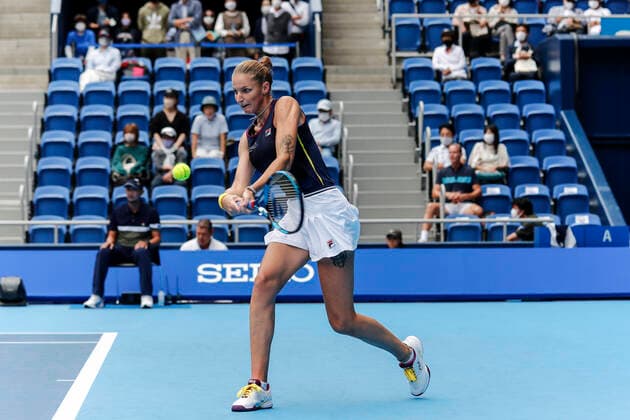 September 22, 2022, Tokyo, Japan: Karolina PLISKOVA (CZE) hits a return against Petra MARTIC (CRO) during their Singles 2nd Round match at the TORAY PAN PACIFIC OPEN TENNIS TOURNAMENT 2022 at Ariake Coliseum. The tournament is held from September 17 to 25. Martic won 6:3,6:4. Tokyo Japan - ZUMAm191 20220922_zap_m191_008 Copyright: xRodrigoxReyesxMarinx