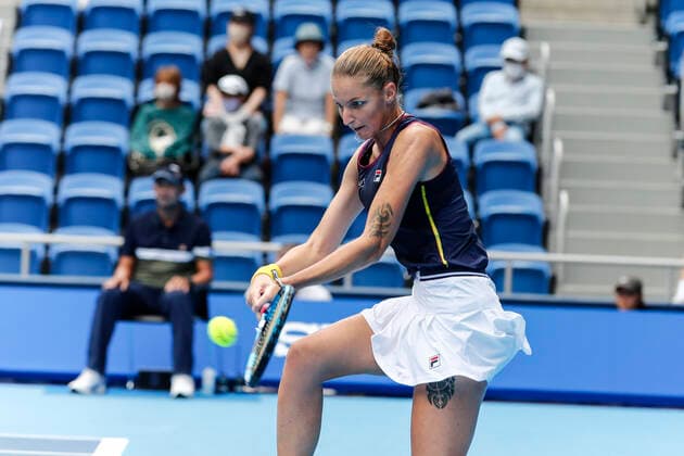 September 22, 2022, Tokyo, Japan: Karolina PLISKOVA (CZE) hits a return against Petra MARTIC (CRO) during their Singles 2nd Round match at the TORAY PAN PACIFIC OPEN TENNIS TOURNAMENT 2022 at Ariake Coliseum. The tournament is held from September 17 to 25. Martic won 6:3,6:4. Tokyo Japan - ZUMAm191 20220922_zap_m191_009 Copyright: xRodrigoxReyesxMarinx