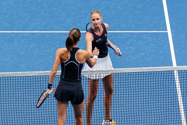 September 22, 2022, Tokyo, Japan: Karolina PLISKOVA (CZE) shakes hands with Petra MARTIC (CRO) after ending their Singles 2nd Round match at the TORAY PAN PACIFIC OPEN TENNIS TOURNAMENT 2022 at Ariake Coliseum. The tournament is held from September 17 to 25. Martic won 6:3,6:4. Tokyo Japan - ZUMAm191 20220922_zap_m191_026 Copyright: xRodrigoxReyesxMarinx