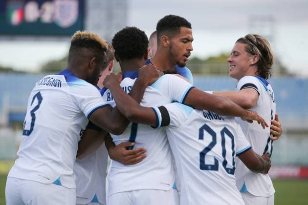 Pescara, Italy, 21st September 2022. Rhian Brewster of England celebrates with team mates after scoring his second goal to give the side a 2-0 lead during the International Friendly, Länderspiel, Nationalmannschaft match at Stadio Adriatico, Pescara. Picture credit should read: Jonathan Moscrop Sportimage EDITORIAL USE ONLY. No use with unauthorised audio, video, data, fixture lists, club league logos or live services. Online in-match use limited to 120 images, no video emulation. No use in betting, games or single club league player publications. SPI-1891-0005