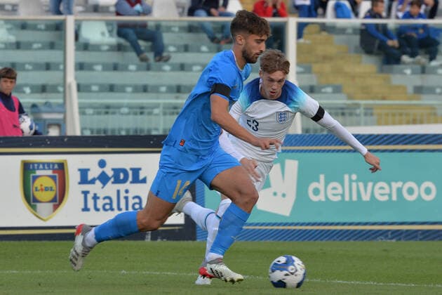 Photo Fabio Urbini LaPresse September 22, 2022 Pescara , Italy soccer Italia vs Inghilterra - Friendly Under 21 - Giovanni Cornacchia Stadium In the pic:mattia Viti Italy vs Cole Palmer England  Copyright: xFabioxUrbini LaPressex