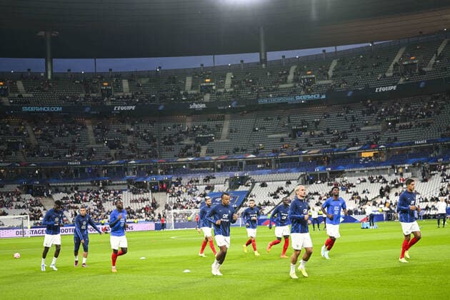 Echauffement des joueurs de l equipe de France FOOTBALL : France vs Autriche - Ligue des Nations - 22 09 2022 JBAutissier Panoramic 