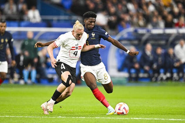 Aurelien Tchouameni (Fra) vs Xavier Schlager (Aut) FOOTBALL : France vs Autriche - Ligue des Nations - 22 09 2022 JBAutissier Panoramic 
