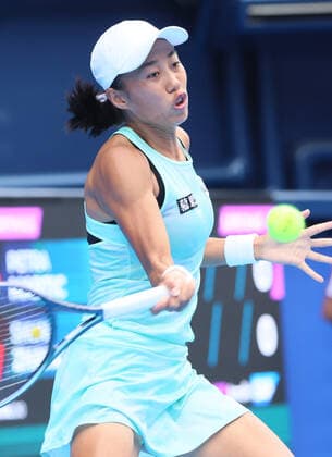 September 23, 2022, Tokyo, Japan - Zhang Shuai of China returns the ball against Petra Martic of Croatia at the singles quarter final match at the Toray Pan Pacific Open tennis tournament at the Ariake Coliseum in Tokyo on Friday, September 23, 2022. Zhang defeated Martic 7-5, 6-2. Noxthirdxpartyxsales  (0169878020st)